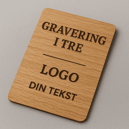 Gravert visitkort i tre – naturlig, unikt og minneverdig