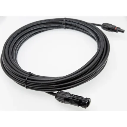 Sort 4mm2 10M kabel med MC4 plugg i hver ende.